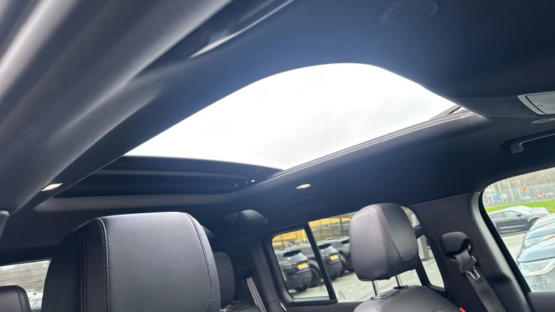 Land Rover Defender 3.0 D250 X-Dynamic SE 110 5dr Auto Diesel Estate